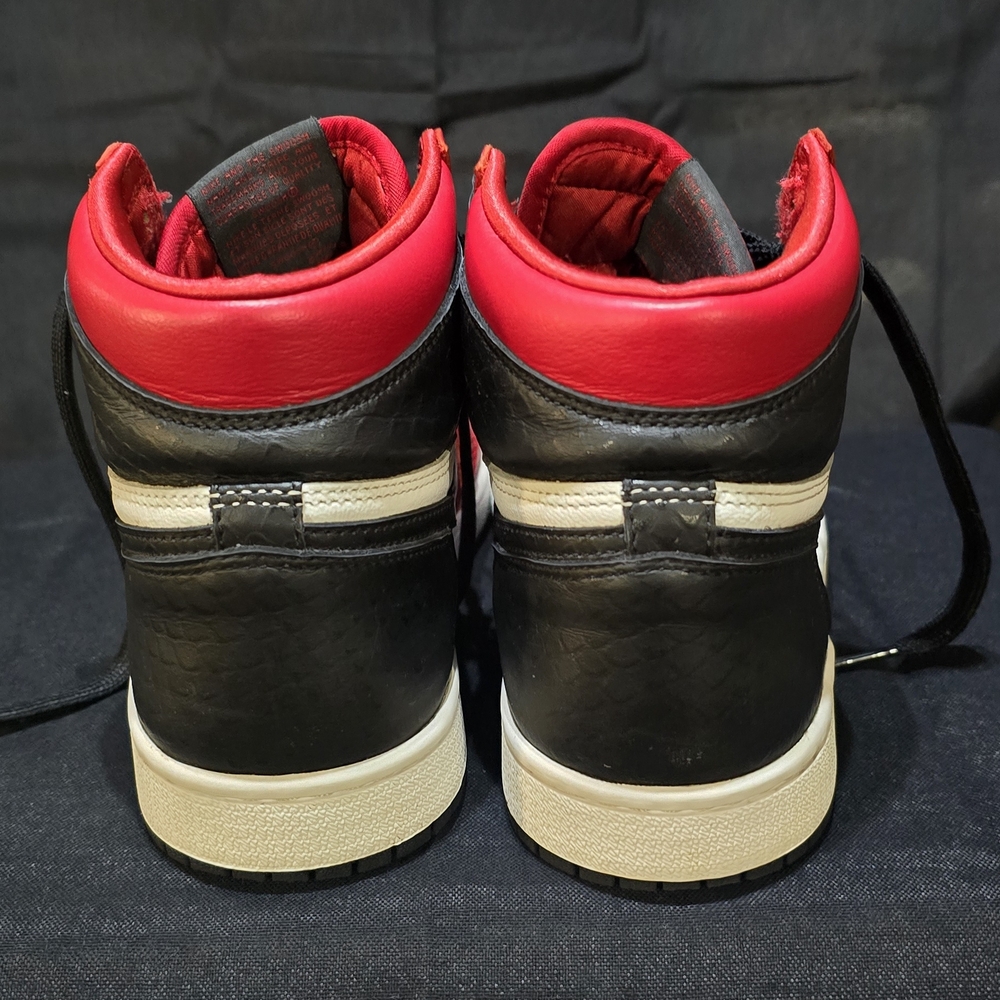 Jordan 1 Retro High Sain Snake Chicago (Women's Size 6.5) - Picture 5 of 11